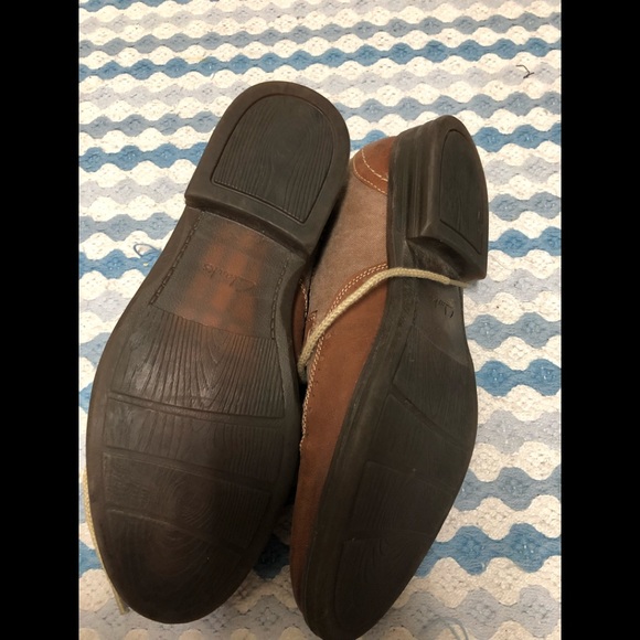 Clark’s Oxfords - Picture 6 of 6